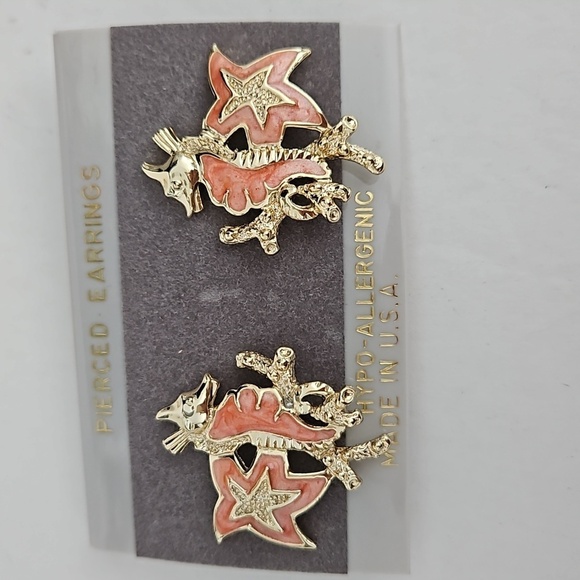 SEAHORSE Enamel & Goldtone 3Pc. Set of Necklace,  Brooch & Pierced Earrings - Picture 9 of 12